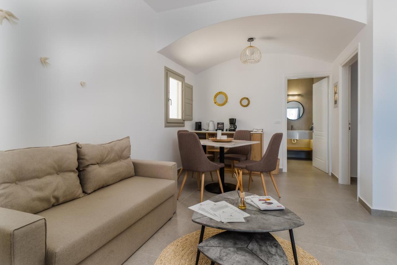 Symphony Suites Santorini Pýrgos 客房 照片